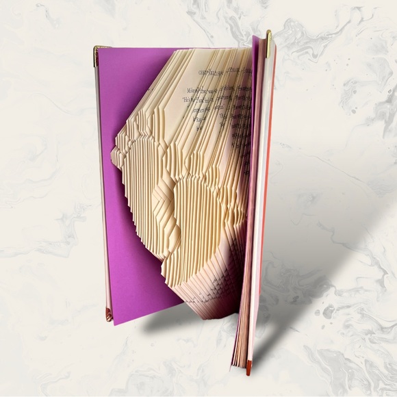 𝑯𝒂𝒏𝒅𝒎𝒂𝒅𝒆 “Baby Feet” Book Folding 🎁 - Picture 5 of 10